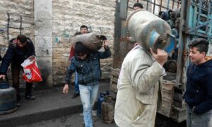 طابور لاسطوانات الغاز في سوريا- 2019 (فرانس برس)