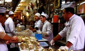 محل "بكداش" لبيع البوظة في دمشق (فيس بوك)