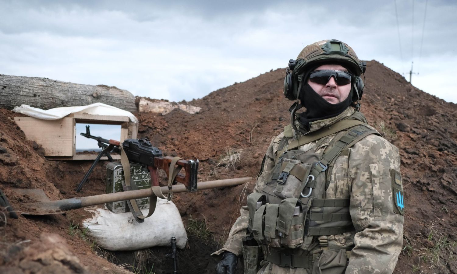 جندي أوكراني على خطوط القتال في مدينة خاركيف 15 نيسان 2023 (كييف إندبندنت)