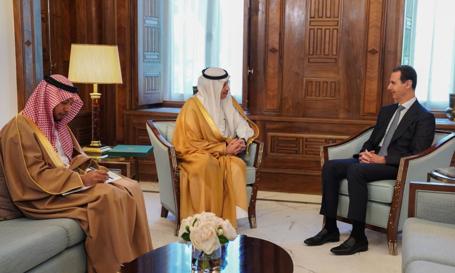 بشار الأسد مع السفير السعودي في الأردن نايف السديري 10 أيار 2023 (حساب رئاسة الجمهورية في تلغرام)