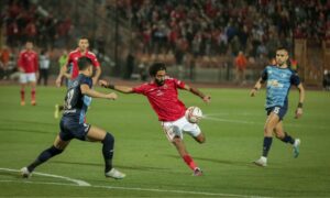 لاعبو الأهلي المصري والأهرام (بيراميدز) في نهائي كأس مصر 2022 في استاد 