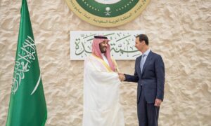  ولي العهد السعودي محمد بن سلمان يستقبل رئيس النظام السوري بشار الأسد قبل القمة العربية في جدة - 19 من أيار 2023 (EPA)
