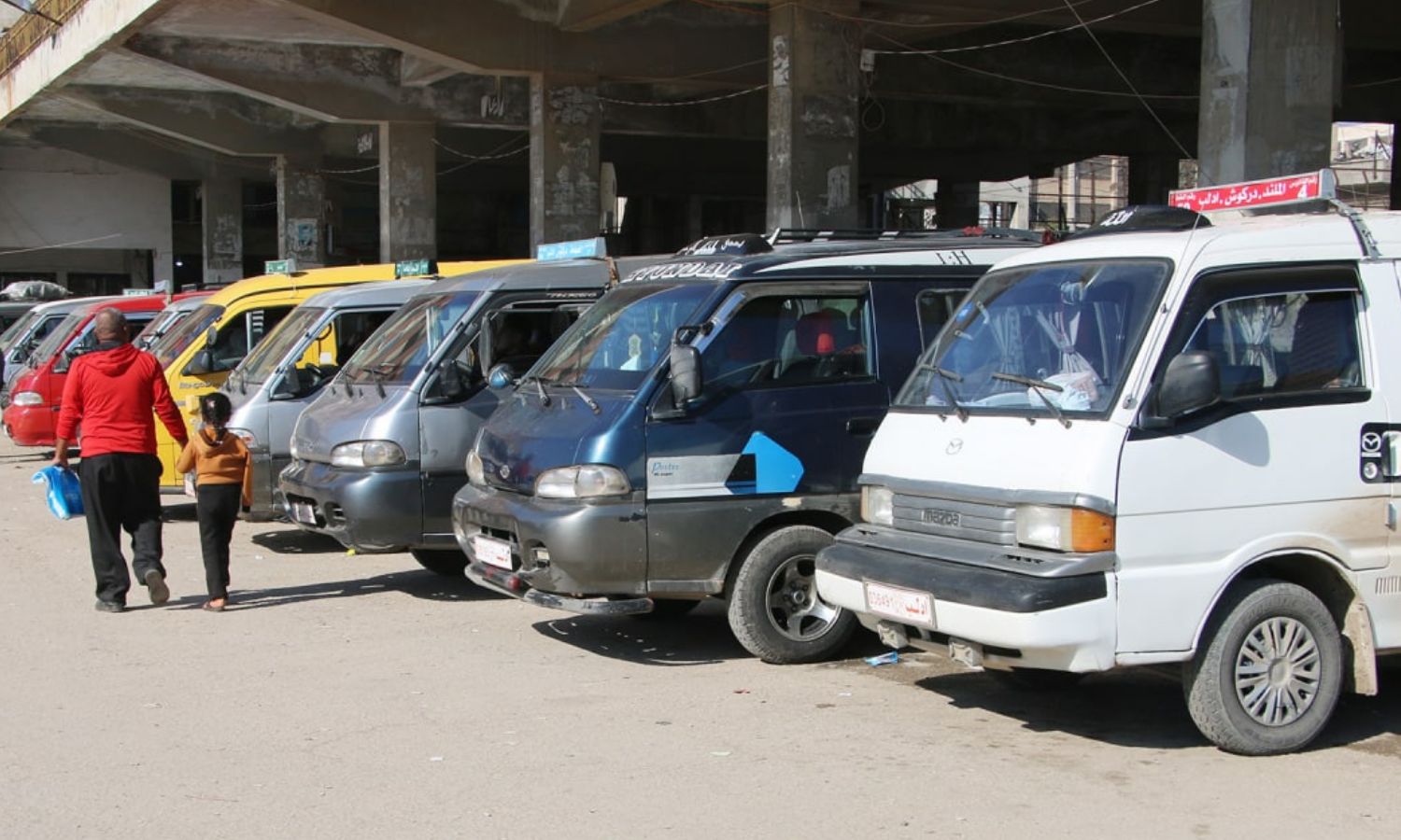 حافلات في "الكراج المركزي" بمدينة إدلب شمال غربي سوريا- 21 من تشرين الثاني 2022 (المؤسسة العامة للنقل)