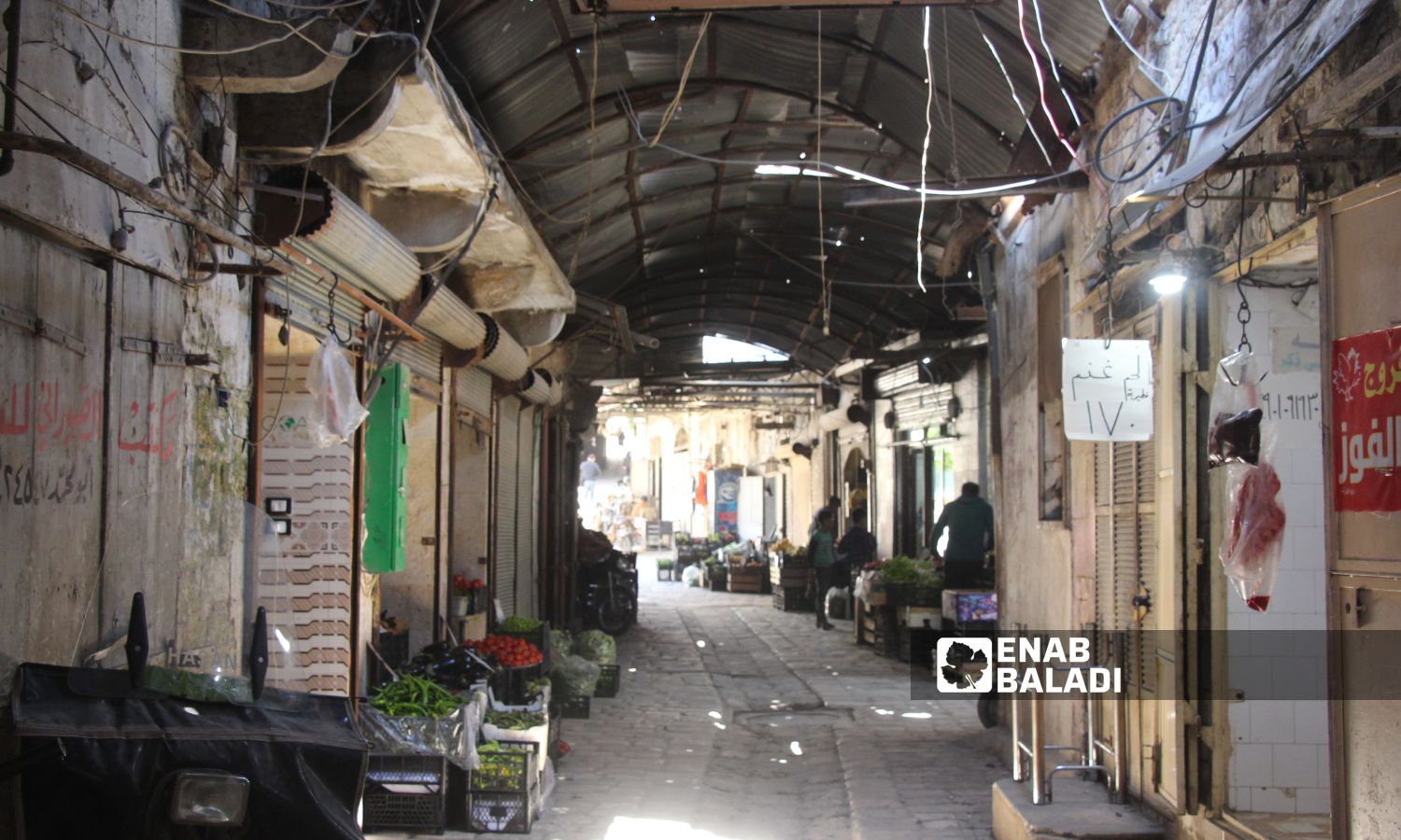 "السوق المسقوف القديم" في مدينة كفر تخاريم شمال غربي إدلب - 3 من أيار 2023 (عنب بلدي/ إياد عبد الجواد)