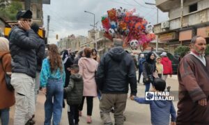 سوق في مدينة القامشلي شمال شرقي سوريا - نيسان 2023 (عنب بلدي)
