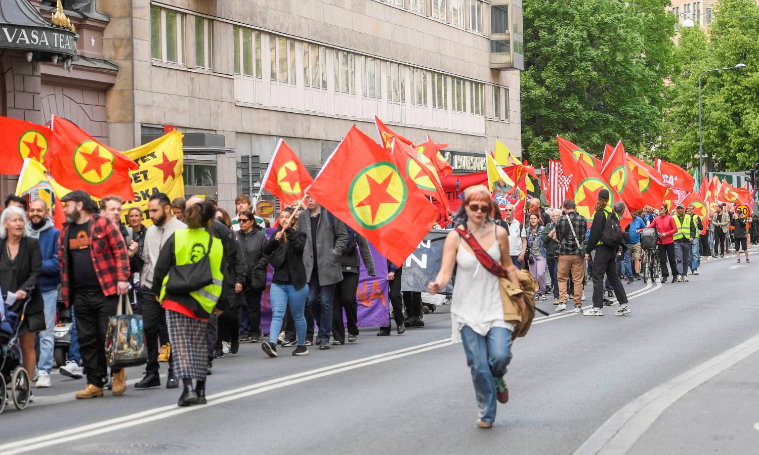 مظاهرة لأنصار حزب العمال الكردستاني في السويد 2023 (يورو نيوز)