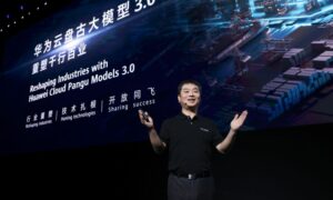 الرئيس التنفيذي لشركة Huawei خلال الإعلان عن إطلاق نموذجه من الذكاء الصناعي- 7 من تموز 2023 (هواوي)

