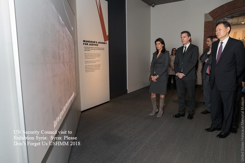 المبعوثة الأمريكية السابقة لواشنطن في الأمم المتحدة تزور معرض "سوريا.. نرجوكم لا تنسونا" في متحف "الهولوكوست (متحف الهولوكوست)