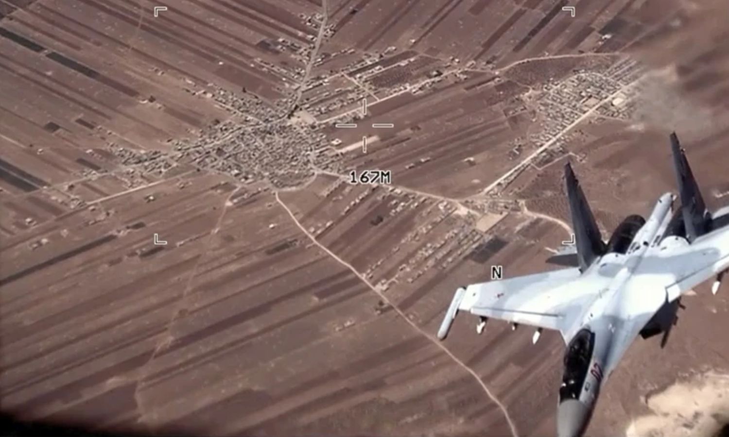 طائرة حربية روسية من طراز (سو- 35) تحلق في الأجواء السورية- تموز 2023 (AP)