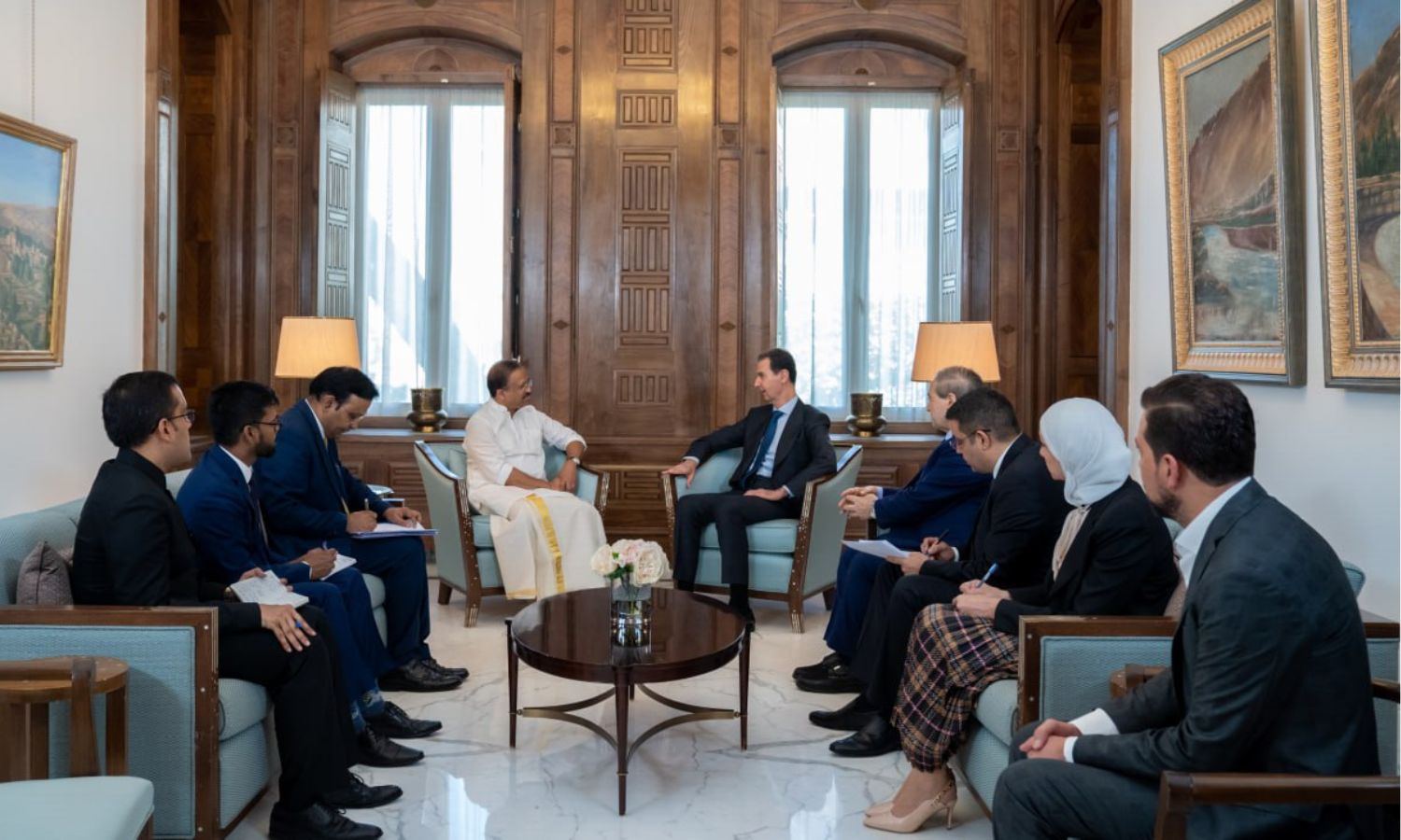 الأسد يلتقي بحضور المقداد، وزير الخارجية الهندي والوفد المرافق له- 13 من تموز 2023 (رئاسة الجمهورية)