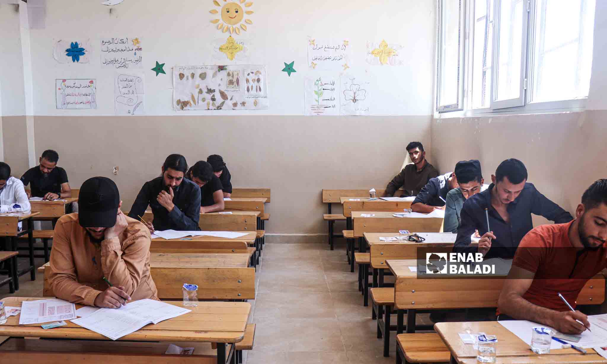 خلال امتحانات شهادات الثانوية لعام 2023 في مدينة رأس العين - 5 من تموز 2023 (عنب بلدي/ حسين شعبو) 
