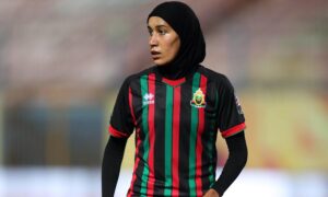 نُهيلة بنزينة أول لاعبة تشارك في منافسات كأس العالم للسيدات 2023 مرتدية حجاب الرأس (FIFA)