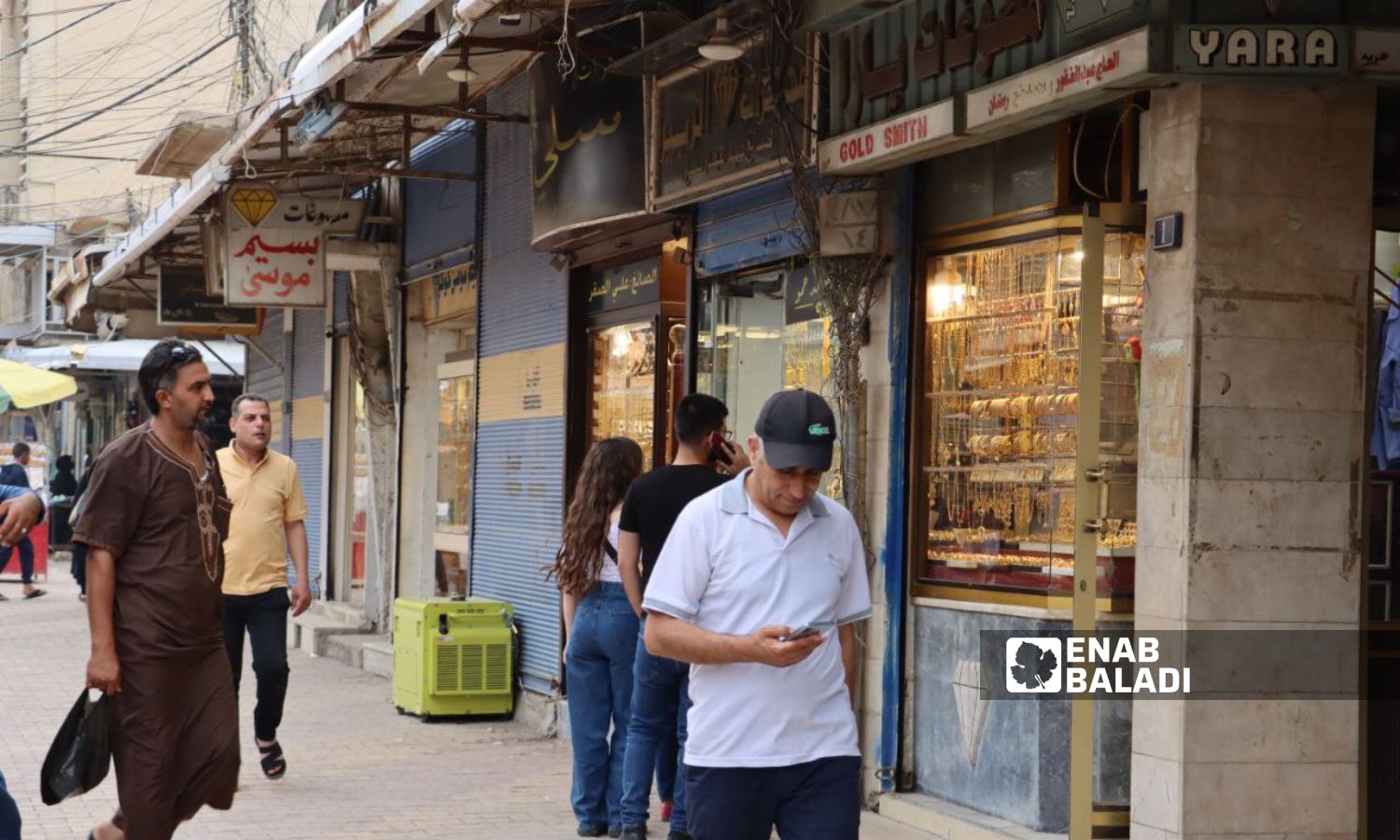 سوق الذهب وسط مدينة القامشلي شرقي محافظة الحسكة- 4 من تموز 2023 (عنب بلدي- ريتا أحمد)