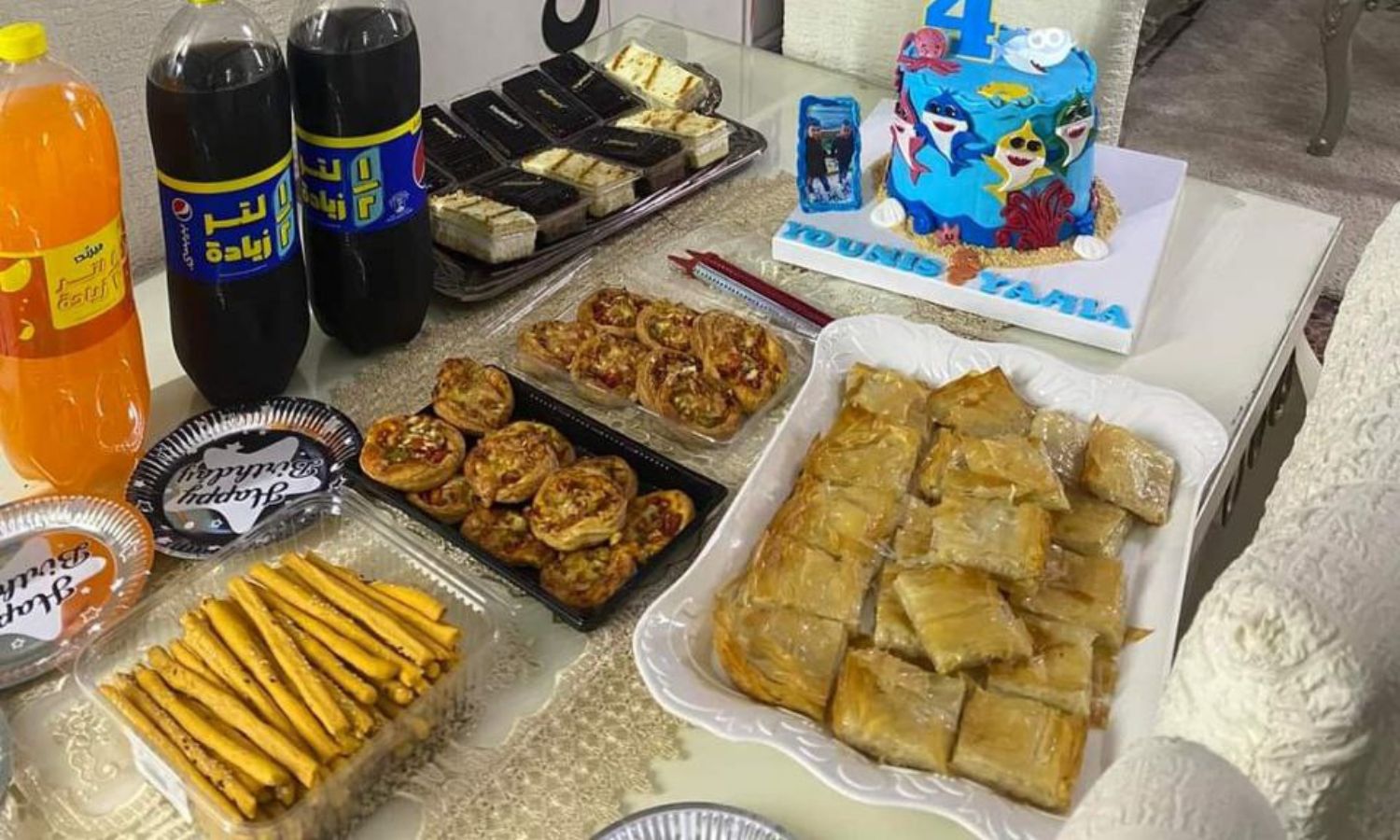 حلويات للاحتفال بعيد الفرح بالله لدى الطائفة المرشدية في سوريا- 25 من آب 2023 (salma hasan/ فيس بوك)