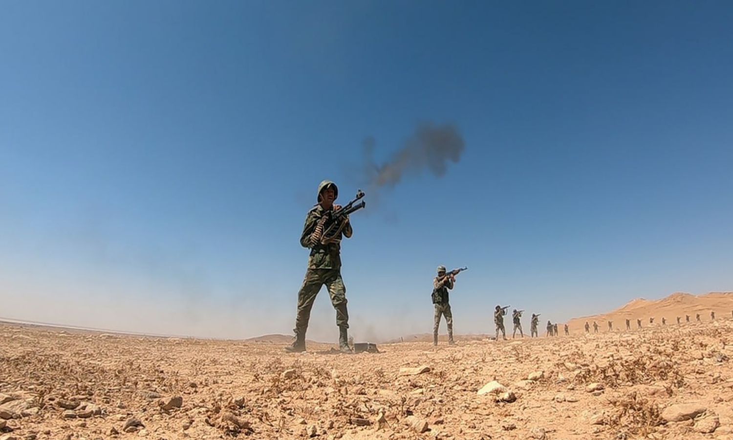 مقاتلون في صفوف قوات النظام السوري خلال تدريبات عسكرية - 20 من تموز 2023 (وزارة الدفاع)