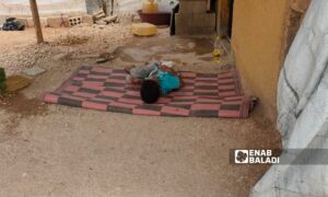 طفل من ذوي الاحتياجات الخاصة في مخيم 