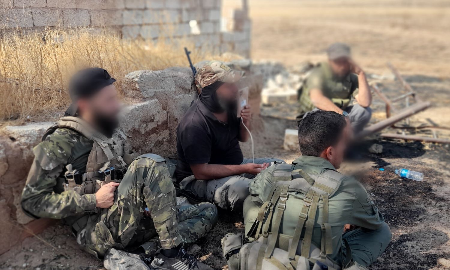 مقاتلون من أبناء العشائر السورية على جبهات القتال شمالي الحسكة- 5 من أيلول 2023 (عنب بلدي)
