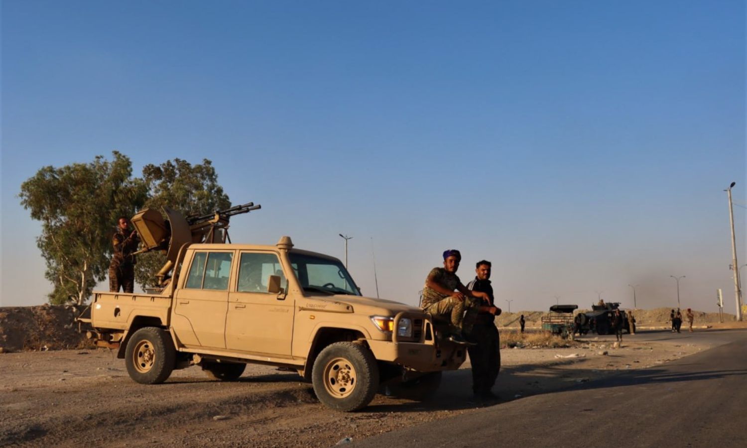 مقاتلون من قوات سوريا الديمقراطية خلال عملية أمنية شنتها في دير الزور ضد قوات العشائر- 6 من أيلول 2023 (هاوار)