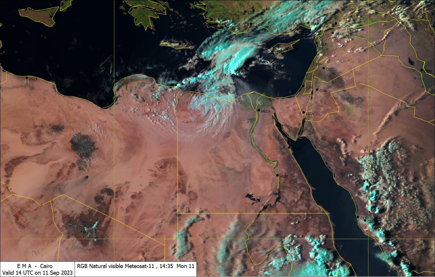 صورة من الأقمار الصناعية توضح تكاثر السخب المنخفضة والمتوسطة الممطرة على المناطق الشنالية والغربية المصرية (الهيئة العامة للأرصاد الجوية المصرية/ فيس بوك)