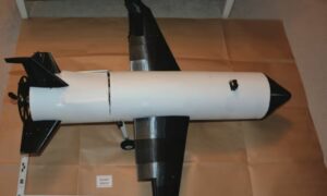 طائرة بدون طيار  صممها محمد البارد لتوصيل رأس حربي متفجر أو سلاح كيميائي "لتنظيم الدولة الإسلامية" - 28 أيلول 2023 ( الجارديان)