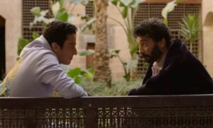 بليغ أبو الهنا وابن أخيه في أحد مشاهد المسلسل المصري "راجعين يا هوى"