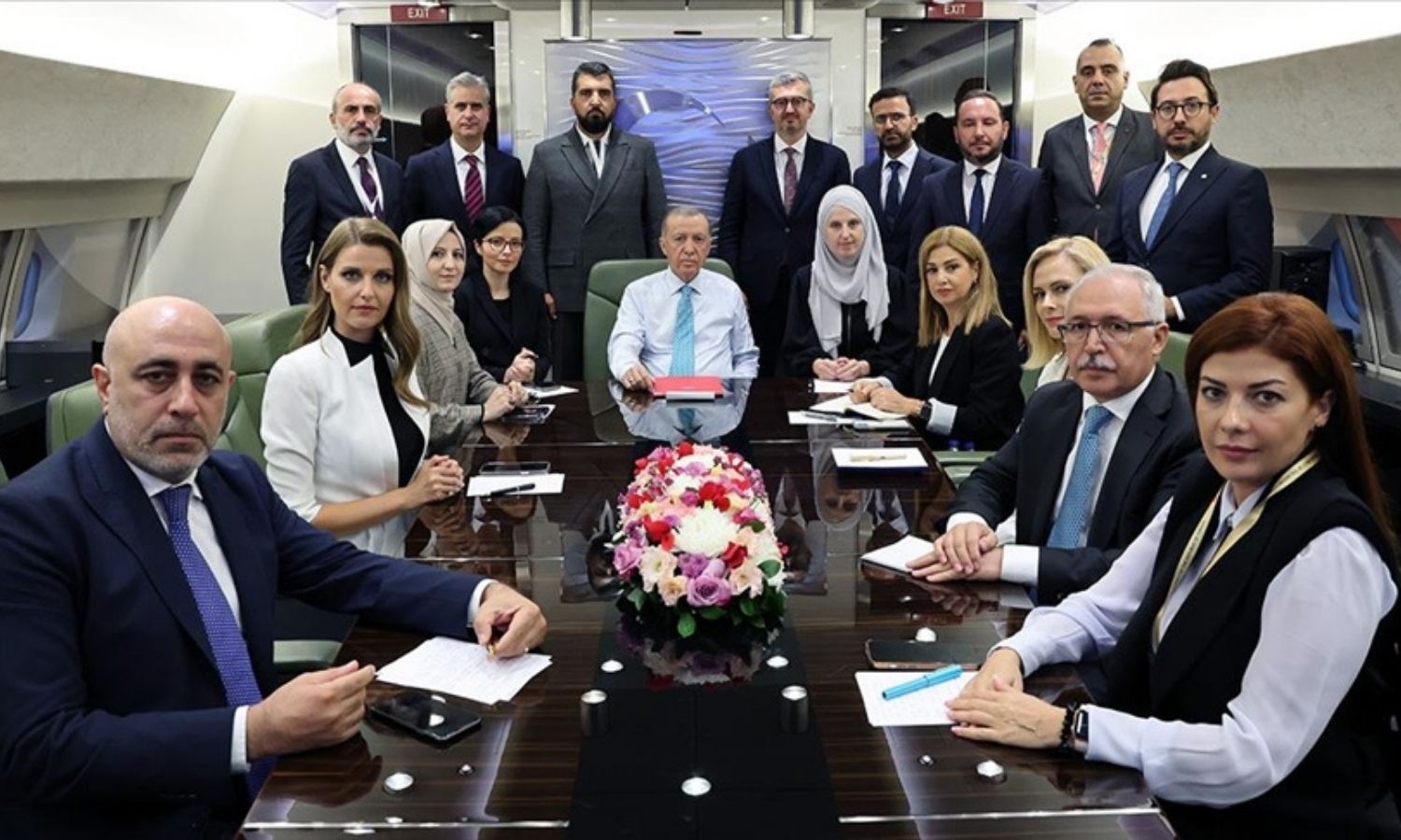 اجتماع الرئيس التركي رجب طيب أردوغان مع الصحفيين خلال عودته من مدينة سوتشي الروسية- 5 من أيلول 2023 (وكالة الأناضول)