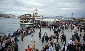 اسطنبول ساحل أمينونو 30 من أيار 2022 (الأناضول)