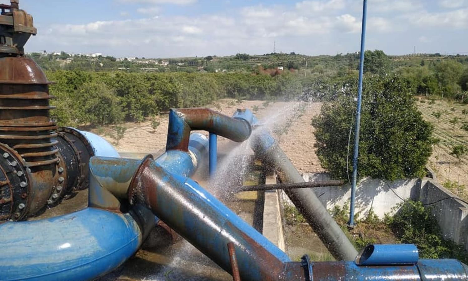 عطل في خط تجميع آبار مشروع "الجنديريه" بريف اللاذقية- 2021 (المؤسسة العامة للمياه في اللاذقية)