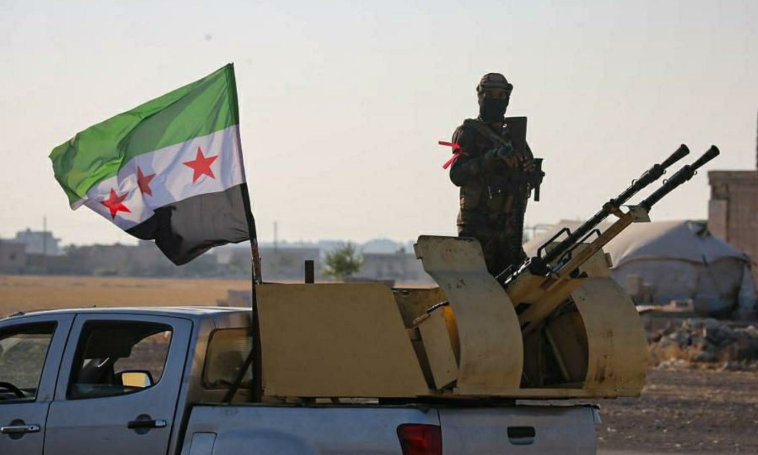 مقاتل في "الجيش الوطني السوري" بريف حلب الشمالي- 8 من آب 2023 (وزارة الدفاع في الحكومة السورية المؤقتة)