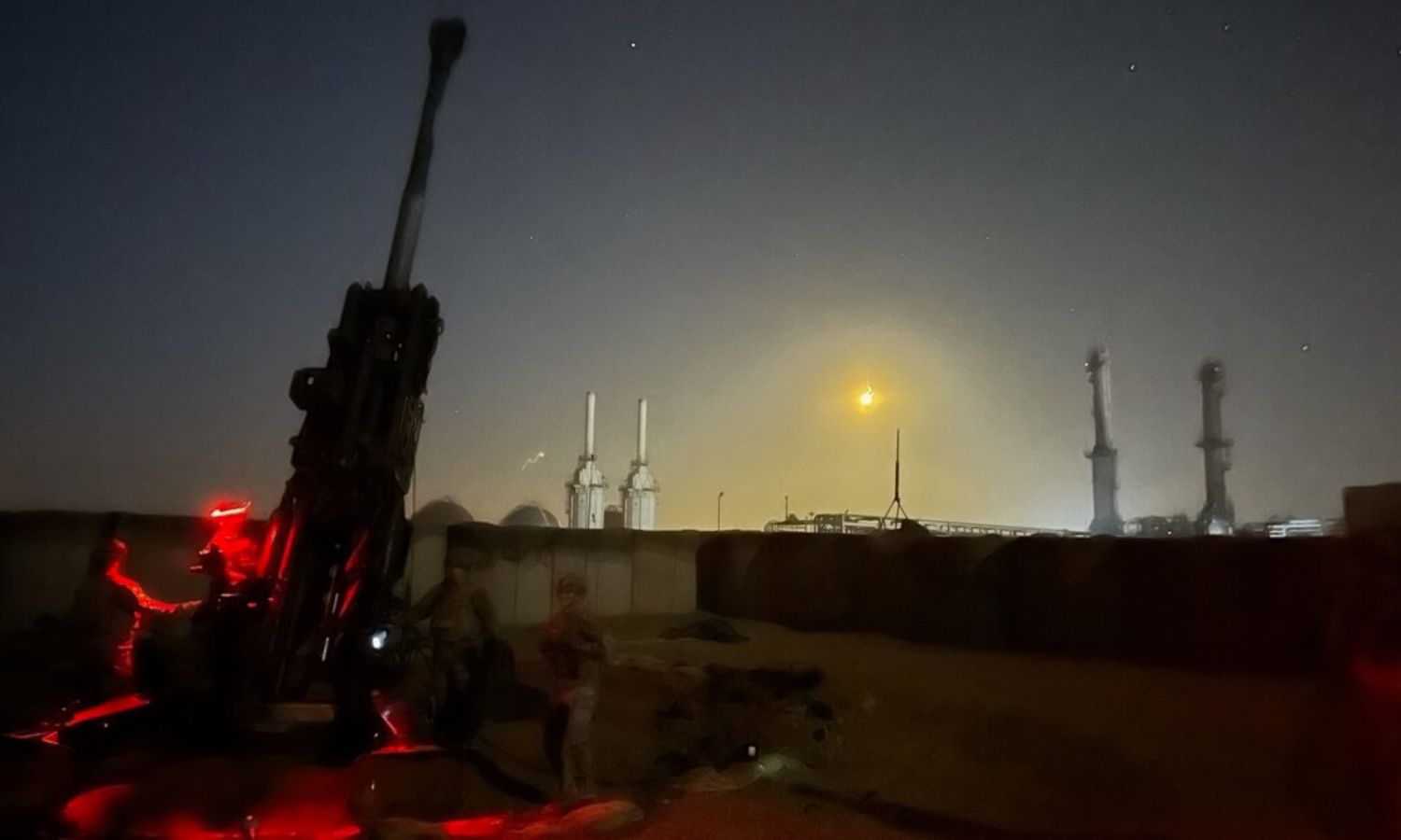 قوات المشاة في الجيش الأمريكي تجري تدريبًا في قاعدة حقل كونيكو للغاز شرقي سوريا- 1 من كانون الثاني 2023 (سينتكوم)