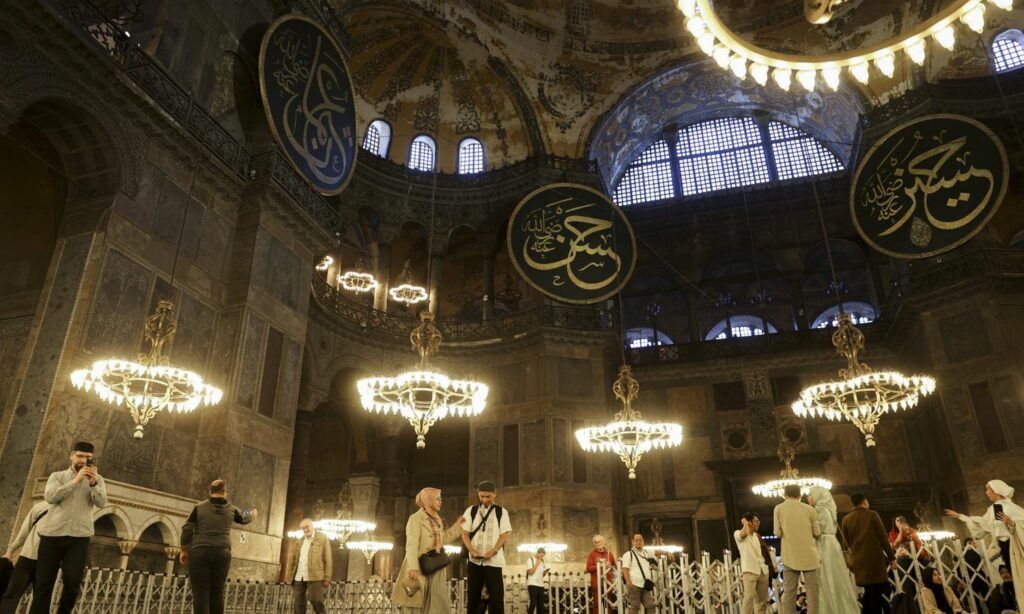 مسجد آيا صوفيا في اسطنبول _31 تشرين الأول(ديلي صباح)