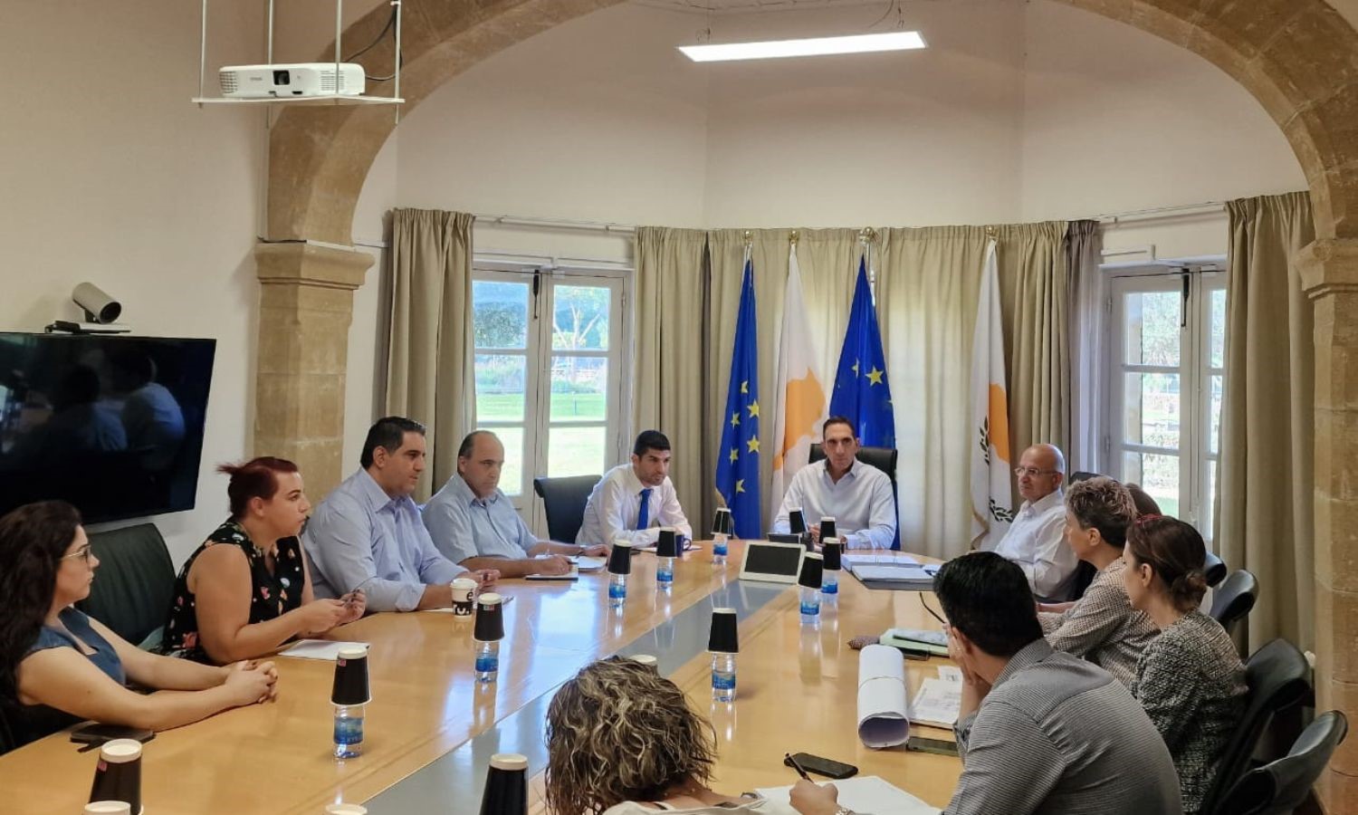 اجتماع حول الهجرة برئاسة وزير الداخلية القبرصي كونستانتينوس يوانو- 30 تشرين الأول 2023 (وزارة الداخلية القبرصية)