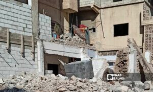 بناء مدمر في حي طريق السد بمدينة درعا جنوبي سوريا- تشرين الأول 2023(عنب بلدي/ سارة الأحمد)