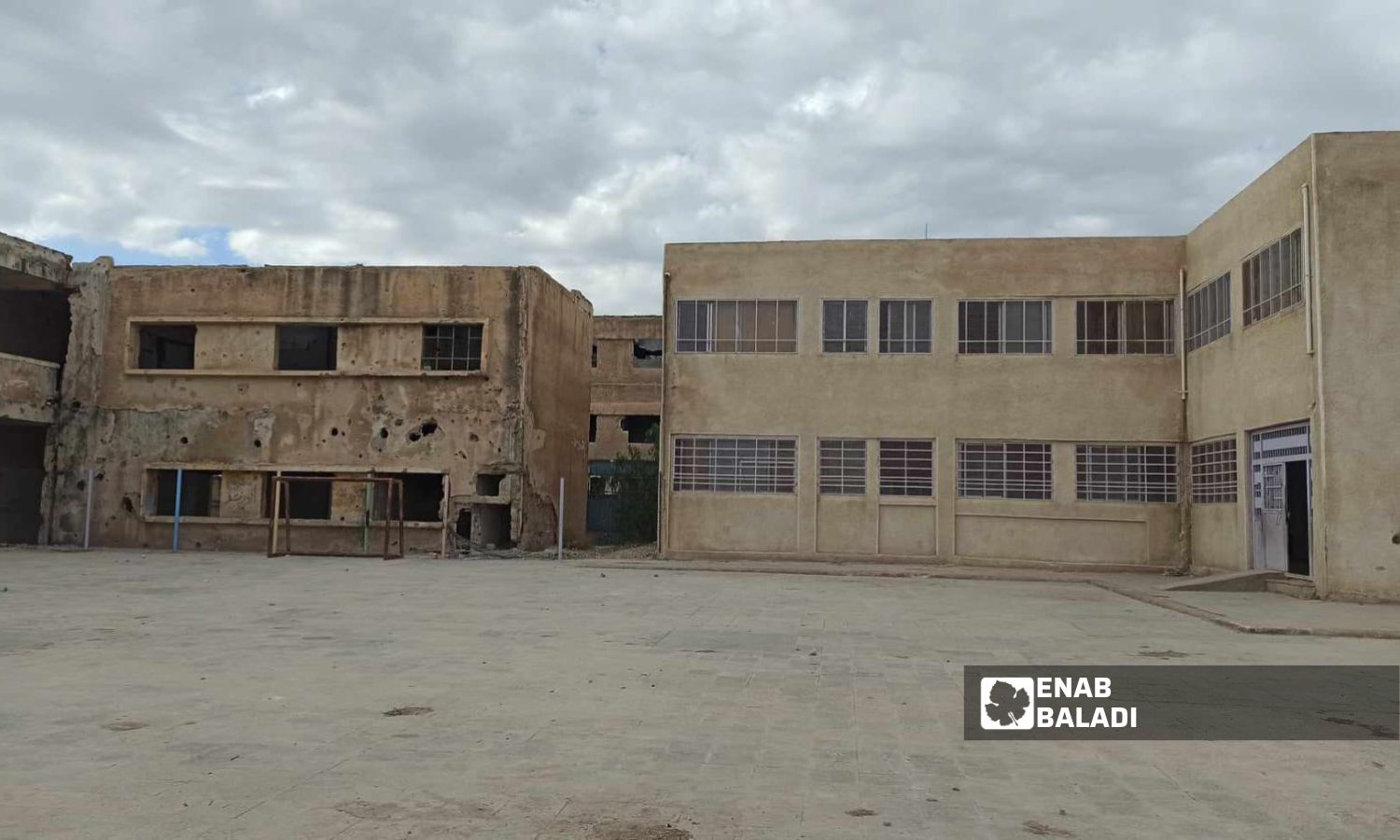 مدرسة المالكي وزنوبيا تشتركان في نفس الباحة في درعا- شباط 2023 ( عنب بلدي/ سارة الأحمد)