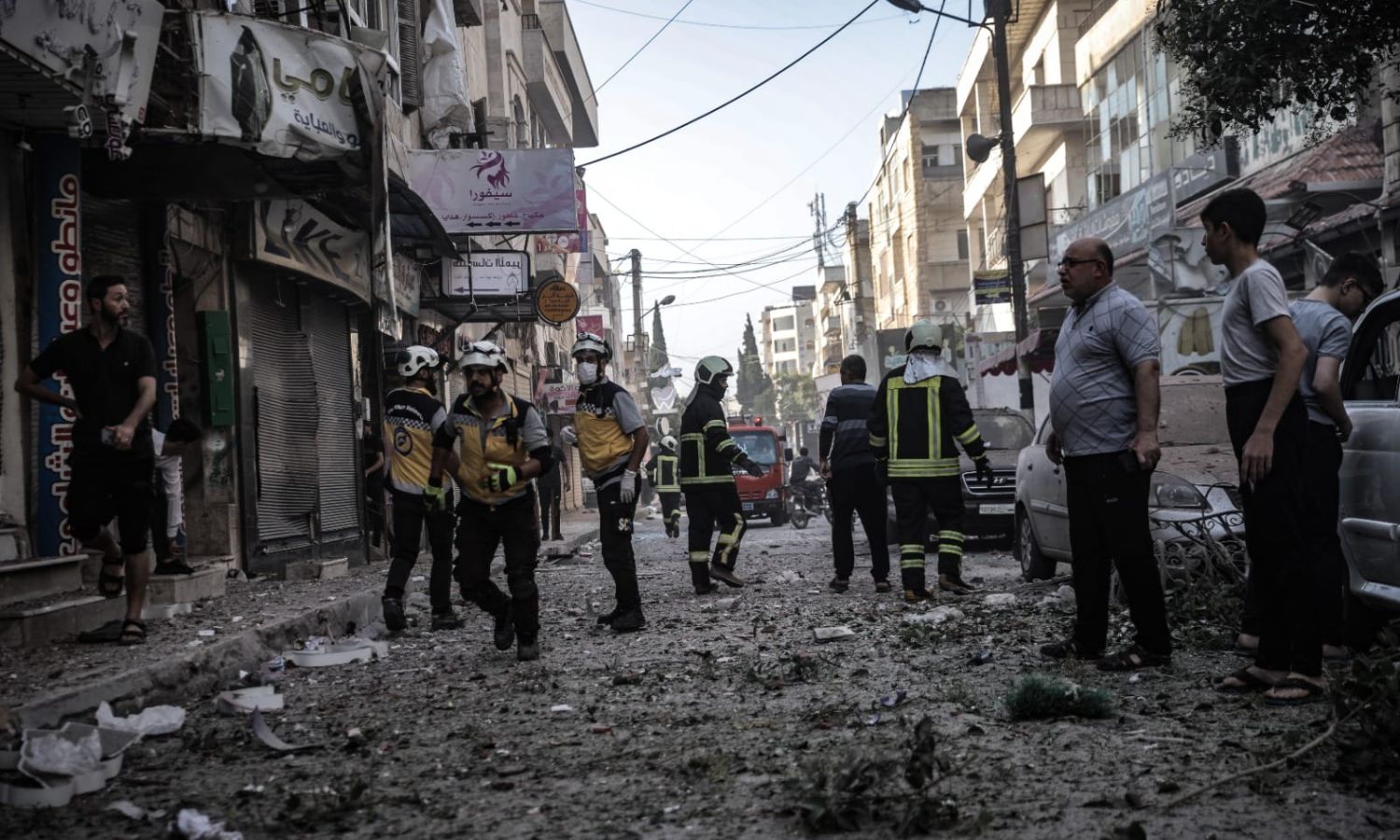 إسعاف المصابين في مواقع قصفها النظام شمال غربي سوريا- 7 من تشرين الأول 2023 (الدفاع المدني السوري/ فيس بوك)