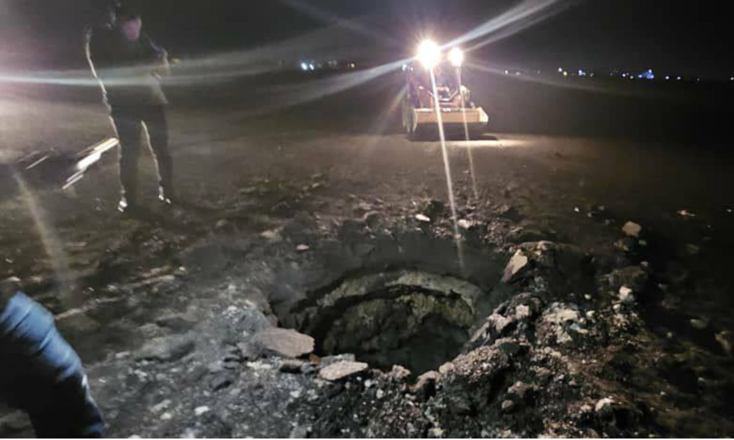 القصف الإسرائيلي ترك أضرارًا في مطار حلب الدولي، ما أدى لخروجه عن الخدمة- 14 من تشرين الأول 2023 (سبوتنيك/ تيلجرام)
