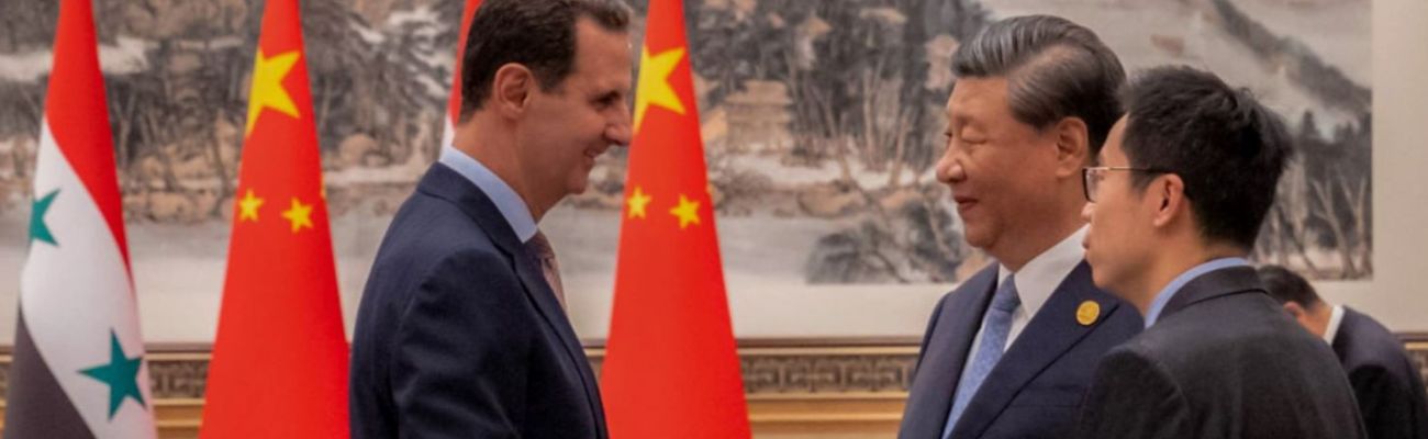 لقاء ثنائي بين رئيس النظام السوري بشار الأسد والرئيس الصيني شي جين بينغ في مدينة هانغتشو الصينية- 22 أيلول 2023 (سانا)
