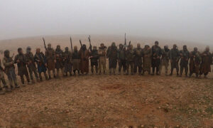 مقاتلون من تنظيم "الدولة الإسلامية" شرقي سوريا - 5 كانون الأول 2022 (النبأ)