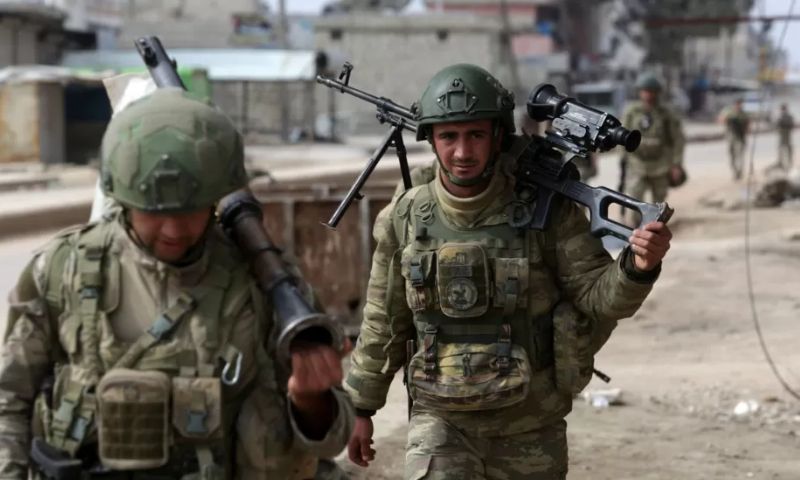 قوات تركية بمحافظة إدلب شمال غربي سوريا- (فرانس برس)