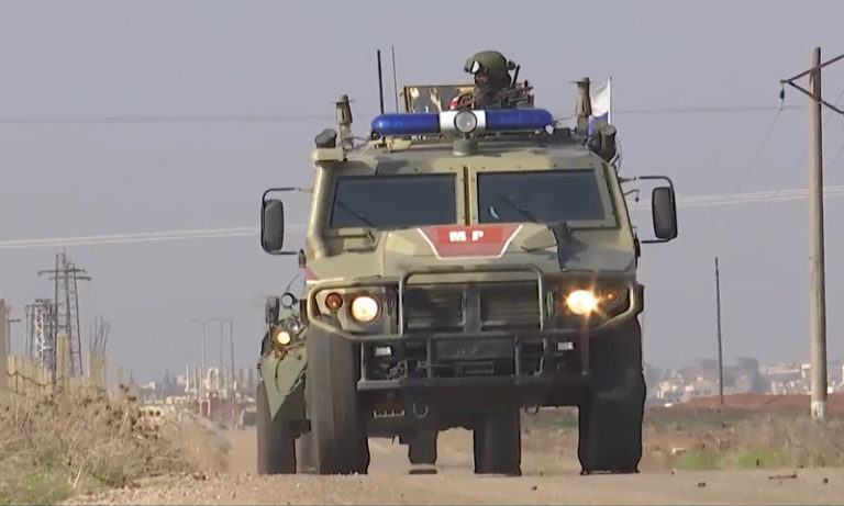رتل للشرطة العسكرية الروسية يتجه إلى الحدود السورية الإسرائيلية لبدء الدوريات العسكرية في الجولان - 11 كانون الأول 2020 (tvzvezda)