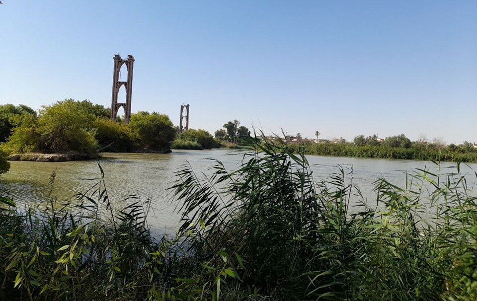 الجسر المعلق في مدينة دير الزور - 22 أيلول 2023 (فرات بوست/ فيس بوك)