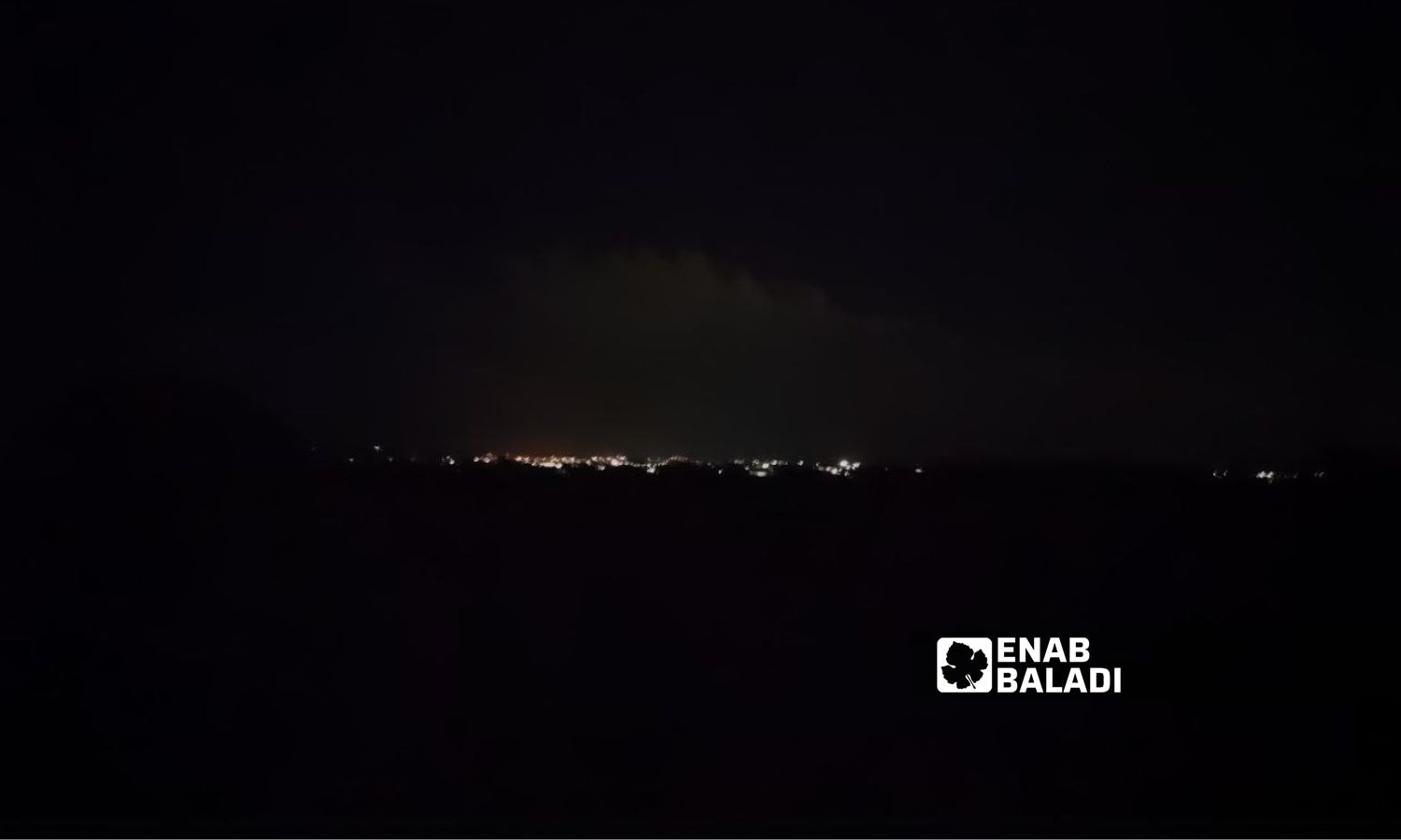 قرية السامية بريف اللاذقية ليلًا خلال فترة انقطاع الكهرباء - 20 من تشرين الثاني 2023 (عنب بلدي/ ليندا علي)