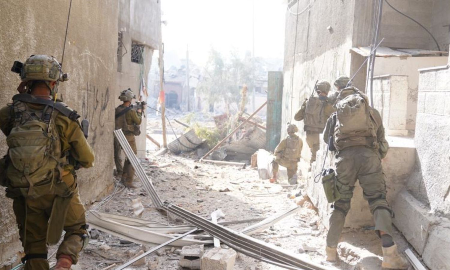 جنود إسرائيليون خلال الاجتياح البري لغزة- 14 من تشرين الثاني 2023 (المتحدث باسم الجيش الإسرائيلي)