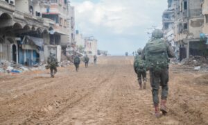 جنود إسرائيليون يواصلون الاجتياح العسكري الإسرائيلي البري في قطاع غزة- 21 من تشرين الثاني 2023 (المتحدث باسم الجيش الإسرائيلي/ إكس)