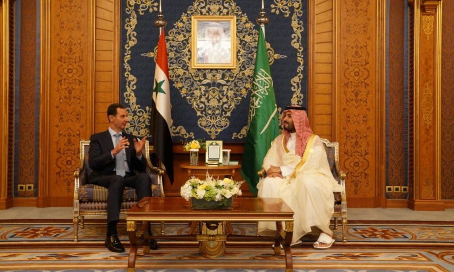 الأسد يلتقي ولي العهد السعودي، محمد بن سلمان، بعد مشاركته في قمة جدة- 19 من أيار 2023 (رئاسة الجمهورية)