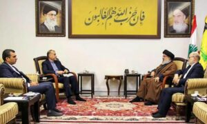 التقى الأمين العام لحزب الله، حسن نصرالله، بوزير الخارجية الإيراني حسين أمير عبداللهيان في بيروت تشرين الثاني 2023 (AFP)