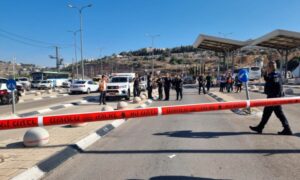 عناصر الشرطة الإسرائيلية في موقع الهجوم- 16 من تشرين الثاني 2023 (المتحدث باسم الشرطة الإسرائيلية)