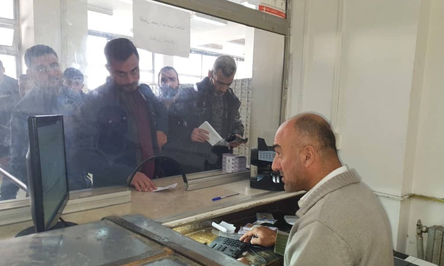 مركز البريد لدفع فواتير الهاتف الأرضي في اللاذقية- كانون الأول 2022 (مديرية بريد اللاذقية)