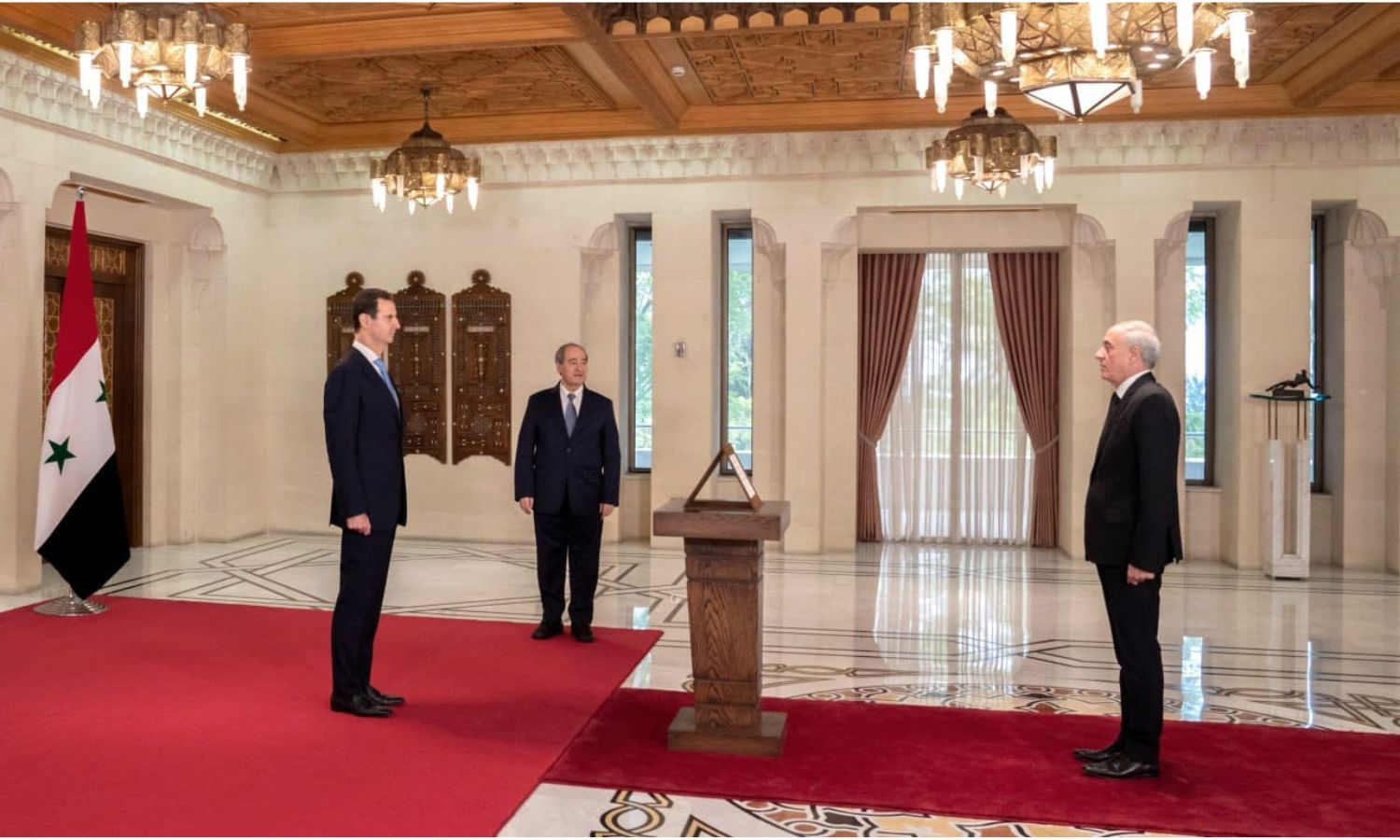 أيمن سوسان يؤدي اليمين القانونية أمام الأسد سفيرًا لدى السعودية- 6 من كانون الأول 2023 (الخارجية السورية)