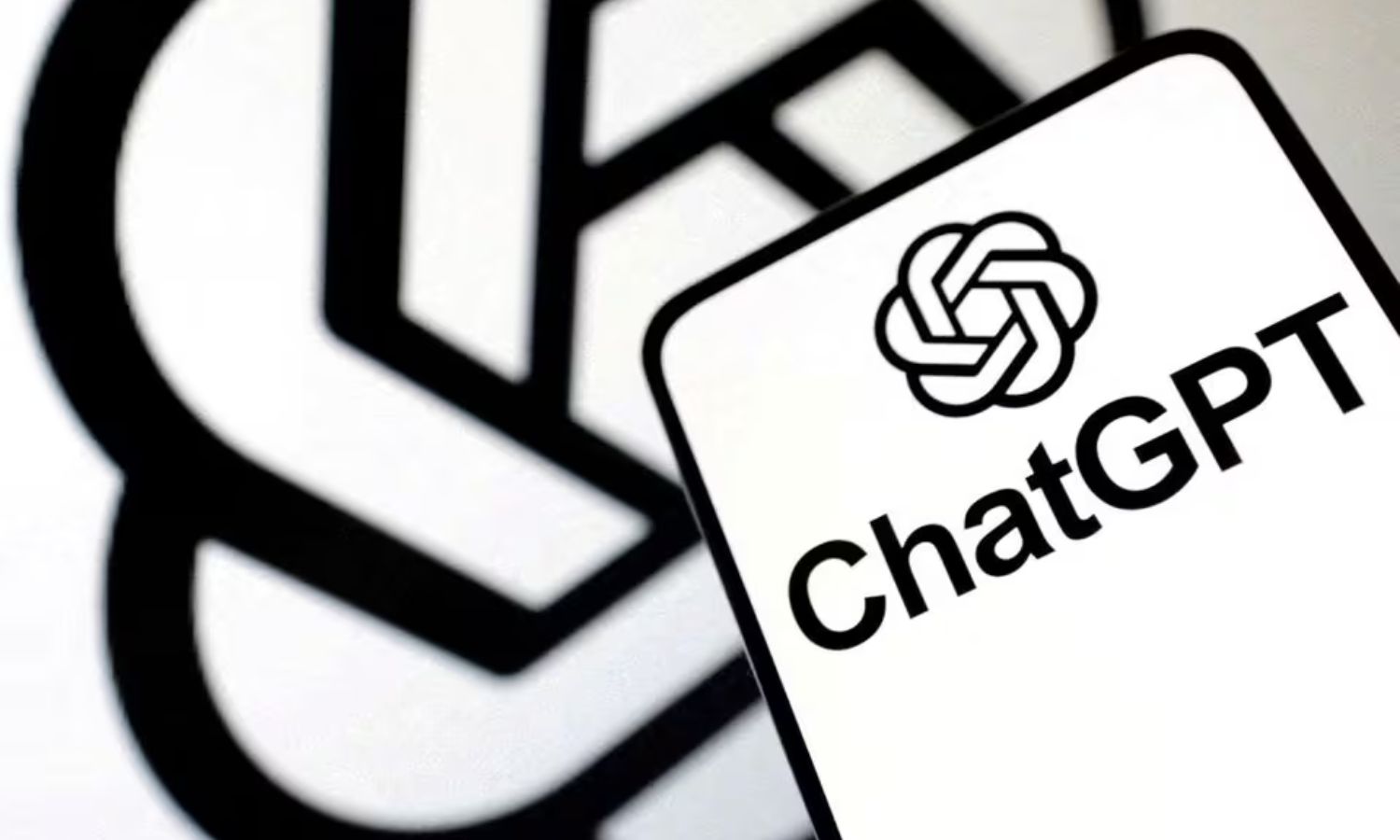 شعار منصة "ChatGPT" للذكاء الاصطناعي التوليدي -(تعديل رويترز)